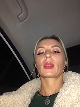 Snapshot of Diamond_Bunny_ chatting on December 11, 2024, 4:20 pm Diamond Bunny  online show from December 11, 2024, 4:20 pm