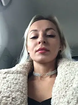 Snapshot of Diamond_Bunny_ chatting on December 14, 2024, 12:23 pm Diamond Bunny  online show from December 14, 2024, 12:23 pm