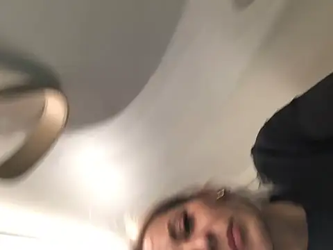 Snapshot of Diamond_Bunny_ chatting on December 18, 2024, 6:03 pm Diamond Bunny  online show from December 18, 2024, 6:03 pm