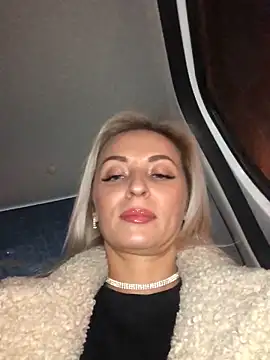 Snapshot of Diamond_Bunny_ chatting on January 3, 2025, 3:33 pm Diamond Bunny  online show from January 3, 2025, 3:33 pm