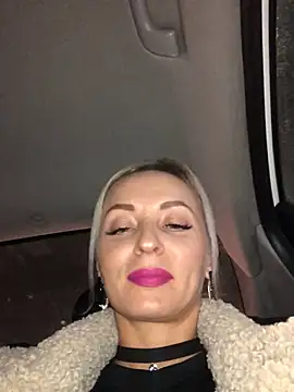 Snapshot of Diamond_Bunny_ chatting on January 4, 2025, 4:00 pm Diamond Bunny  online show from January 4, 2025, 4:00 pm