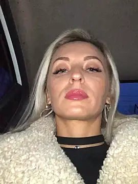 Snapshot of Diamond_Bunny_ chatting on January 7, 2025, 1:24 pm Diamond Bunny  online show from January 7, 2025, 1:24 pm