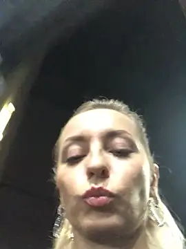 Snapshot of Diamond_Bunny_ chatting on January 9, 2025, 5:11 pm Diamond Bunny  online show from January 9, 2025, 5:11 pm