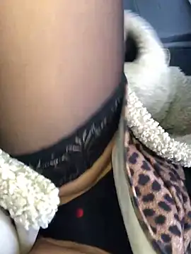 Snapshot of Diamond_Bunny_ chatting on January 11, 2025, 10:29 am Diamond Bunny  online show from January 11, 2025, 10:29 am