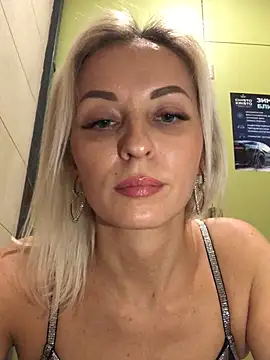 Snapshot of Diamond_Bunny_ chatting on January 13, 2025, 6:05 pm Diamond Bunny  online show from January 13, 2025, 6:05 pm