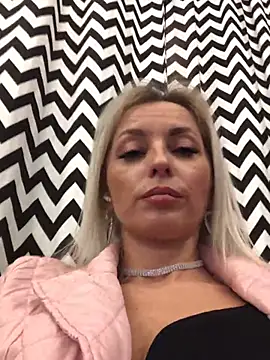 Snapshot of Diamond_Bunny_ chatting on January 26, 2025, 5:02 pm Diamond Bunny  online show from January 26, 2025, 5:02 pm