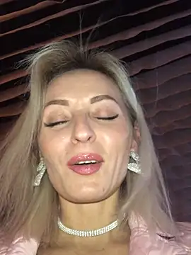 Snapshot of Diamond_Bunny_ chatting on January 29, 2025, 5:24 pm Diamond Bunny  online show from January 29, 2025, 5:24 pm