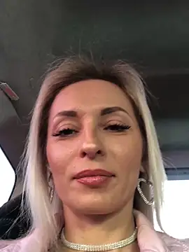 Snapshot of Diamond_Bunny_ chatting on February 3, 2025, 1:19 pm Diamond Bunny  online show from February 3, 2025, 1:19 pm