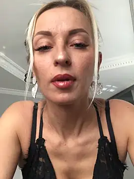 Snapshot of Diamond_Bunny_ chatting on February 4, 2025, 9:49 am Diamond Bunny  online show from February 4, 2025, 9:49 am