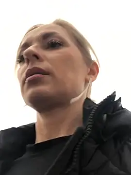 Snapshot of Diamond_Bunny_ chatting on February 4, 2025, 2:32 pm Diamond Bunny  online show from February 4, 2025, 2:32 pm