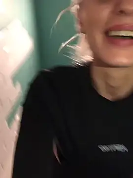 Snapshot of Diamond_Bunny_ chatting on February 4, 2025, 5:34 pm Diamond Bunny  online show from February 4, 2025, 5:34 pm