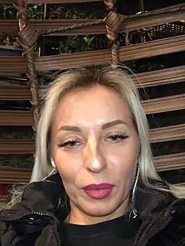 Snapshot of Diamond_Bunny_ chatting on February 5, 2025, 5:09 pm Diamond Bunny  online show from February 5, 2025, 5:09 pm