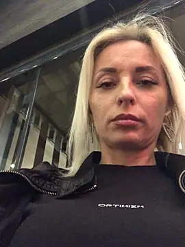 Snapshot of Diamond_Bunny_ chatting on February 16, 2025, 4:21 pm Diamond Bunny  online show from February 16, 2025, 4:21 pm