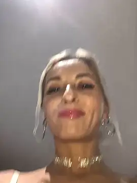 Snapshot of Diamond_Bunny_ chatting on February 19, 2025, 4:00 pm Diamond Bunny  online show from February 19, 2025, 4:00 pm