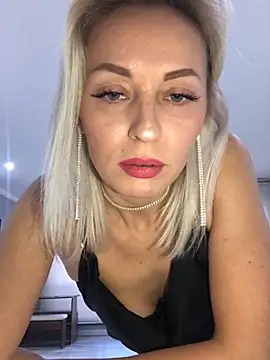 Snapshot of Diamond_Bunny_ chatting on February 20, 2025, 3:41 pm Diamond Bunny  online show from February 20, 2025, 3:41 pm