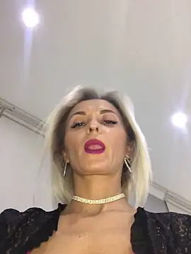 Snapshot of Diamond_Bunny_ chatting on February 21, 2025, 5:09 pm Diamond Bunny  online show from February 21, 2025, 5:09 pm