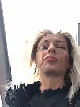 Snapshot of Diamond_Bunny_ chatting on March 13, 2025, 2:01 pm Diamond Bunny  online show from March 13, 2025, 2:01 pm