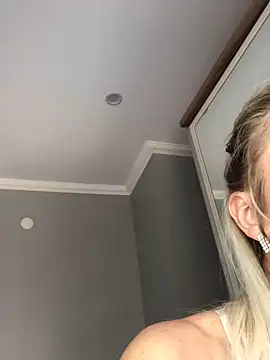 Snapshot of Diamond_Bunny_ chatting on March 14, 2025, 9:46 am Diamond Bunny  online show from March 14, 2025, 9:46 am