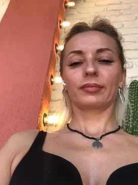 Snapshot of Diamond_Bunny_ chatting on March 14, 2025, 12:51 pm Diamond Bunny  online show from March 14, 2025, 12:51 pm