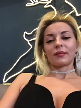 Snapshot of Diamond_Bunny_ chatting on March 15, 2025, 12:45 pm Diamond Bunny  online show from March 15, 2025, 12:45 pm