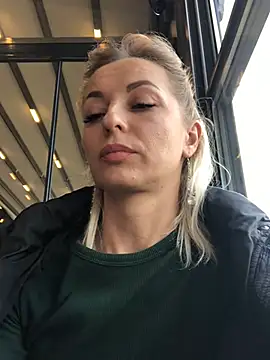 Snapshot of Diamond_Bunny_ chatting on March 19, 2025, 2:57 pm Diamond Bunny  online show from March 19, 2025, 2:57 pm