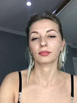 Snapshot of Diamond_Bunny_ chatting on March 19, 2025, 6:55 pm Diamond Bunny  online show from March 19, 2025, 6:55 pm