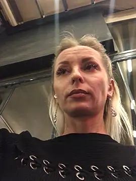 Snapshot of Diamond_Bunny_ chatting on March 21, 2025, 4:51 pm Diamond Bunny  online show from March 21, 2025, 4:51 pm