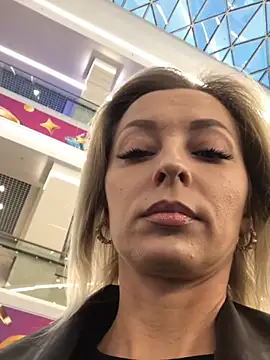 Snapshot of Diamond_Bunny_ chatting on September 28, 2025, 4:01 pm Diamond Bunny  online show from September 28, 2025, 4:01 pm