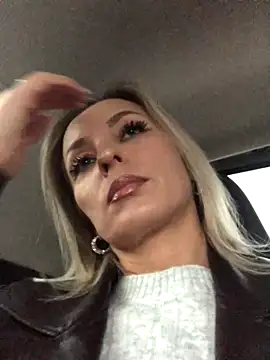 Snapshot of Diamond_Bunny_ chatting on October 29, 2025, 2:30 pm Diamond Bunny  online show from October 29, 2025, 2:30 pm