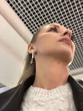 Snapshot of Diamond_Bunny_ chatting on October 30, 2025, 1:01 pm Diamond Bunny  online show from October 30, 2025, 1:01 pm