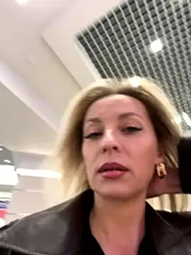 Snapshot of Diamond_Bunny_ chatting on November 23, 2025, 11:32 am Diamond Bunny online show from November 23, 2025, 11:32 am