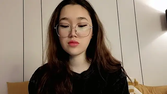 Jennatyan online show from May 20, 2026, 4:18 am