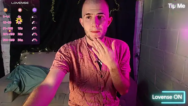 Snapshot of Dante_Bear_ chatting on March 12, 2026, 11:00 pm Dante Bear online show from March 12, 2026, 11:00 pm