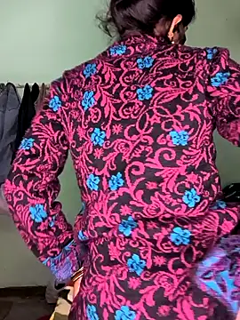 cute simmy0 online show from January 19, 2025, 4:57 pm