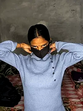 cute simmy0 online show from December 22, 2025, 6:05 pm