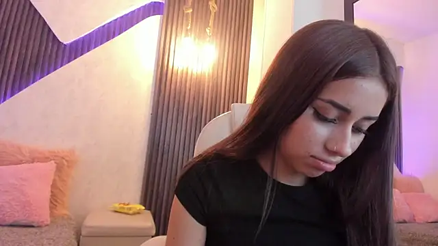 Snapshot of laurin_clauz_ chatting on December 9, 2024, 9:48 pm laurin clauz online show from December 9, 2024, 9:48 pm