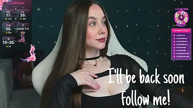 Snapshot of katie_taylorr chatting on October 9, 2025, 10:19 pm katie taylorr online show from October 9, 2025, 10:19 pm