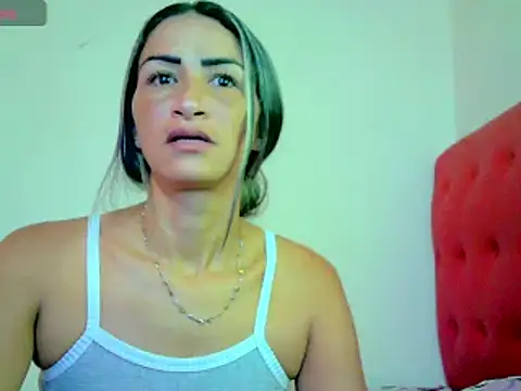 Snapshot of rosa_pretty chatting on February 3, 2025, 12:36 pm rosa pretty online show from February 3, 2025, 12:36 pm