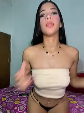 Snapshot of Nicole_cute1 chatting on December 21, 2025, 10:39 pm Nicole cute1 online show from December 21, 2025, 10:39 pm