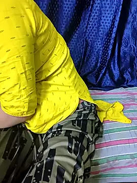 kaveerpooja947 online show from December 3, 2025, 4:16 pm