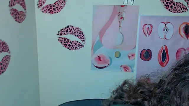 Snapshot of _SusieSu_ chatting on October 24, 2025, 7:10 pm SusieSu online show from October 24, 2025, 7:10 pm