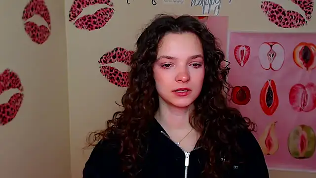  SusieSu  online show from February 18, 2026, 7:04 am