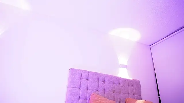 Tiffany sander online show from October 19, 2025, 4:02 am