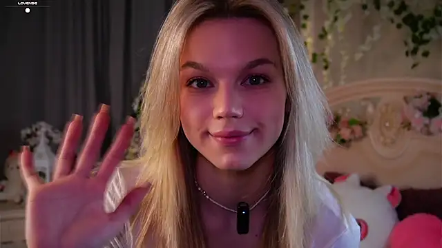 EdlinAlliston online show from November 5, 2025, 2:17 pm