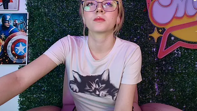 Cloe five online show from December 15, 2025, 8:02 pm