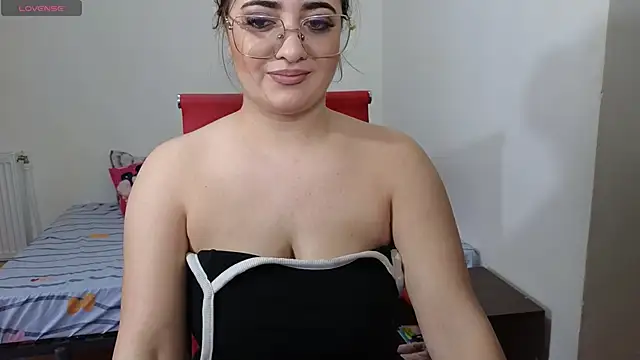 Snapshot of Boom_Lora chatting on February 9, 2025, 8:33 am Boom Lora online show from February 9, 2025, 8:33 am