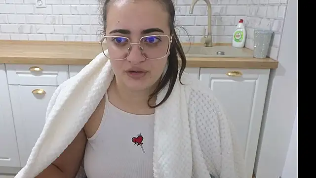 Snapshot of Boom_Lora chatting on October 4, 2025, 4:10 am Boom Lora online show from October 4, 2025, 4:10 am