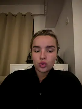 Snapshot of maisiesmithx chatting on October 26, 2025, 10:25 pm maisiesmithx online show from October 26, 2025, 10:25 pm