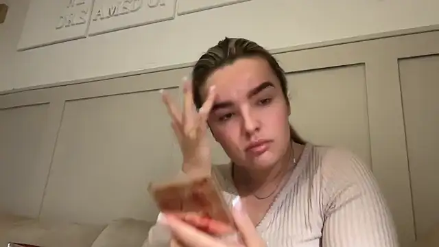 Snapshot of maisiesmithx chatting on November 7, 2025, 10:59 am maisiesmithx online show from November 7, 2025, 10:59 am