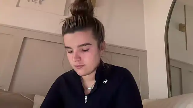 Snapshot of maisiesmithx chatting on November 21, 2025, 7:34 pm maisiesmithx online show from November 21, 2025, 7:34 pm